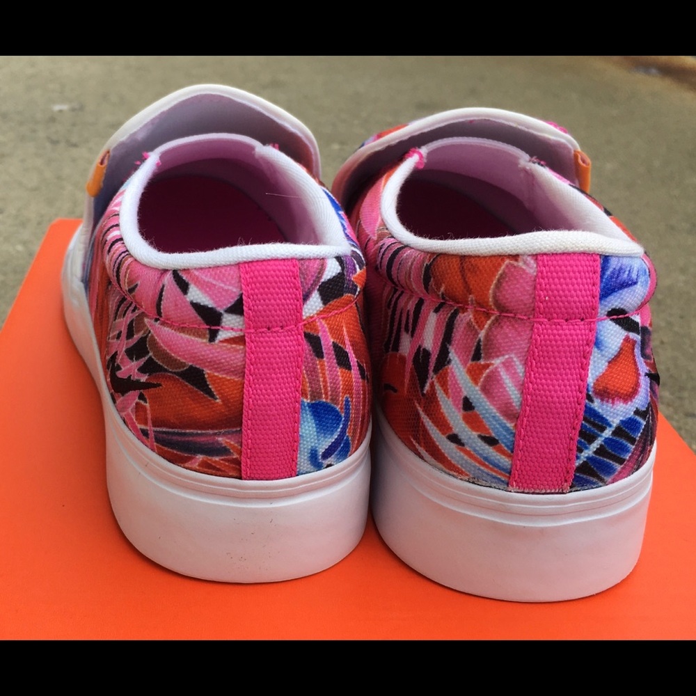 Women’s Nike Court Royals Canvas Slip On - Picture 3 of 4